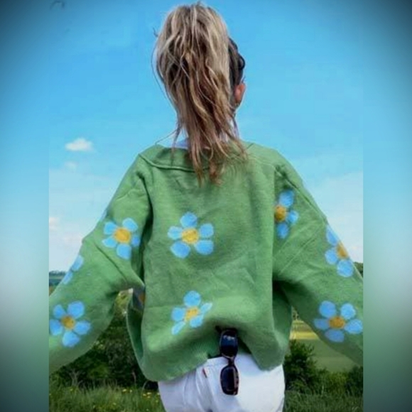 Forever21 plus sweater - Picture 8 of 8